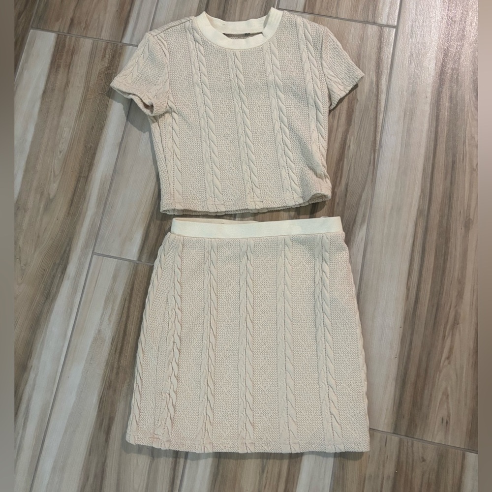 Knit yellow skirt set